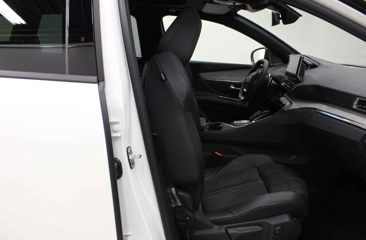 PEUGEOT 5008 SUV Diesel