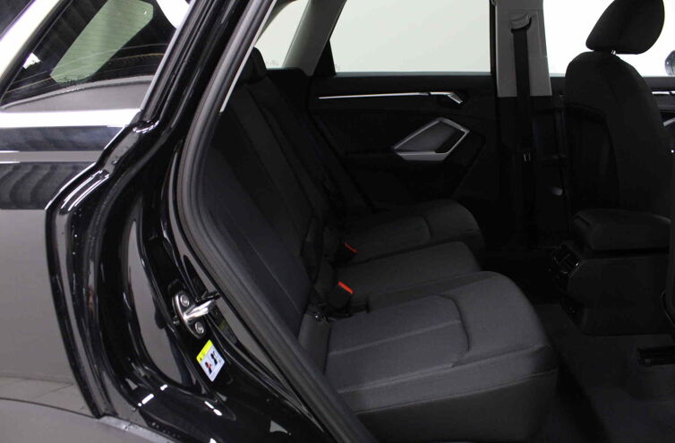 AUDI Q3 SUV Essence Hybride