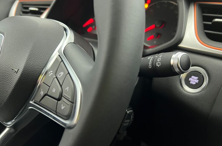 RENAULT Captur SUV Essence