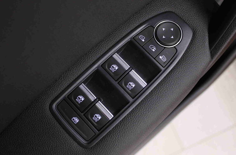 RENAULT Captur SUV Essence