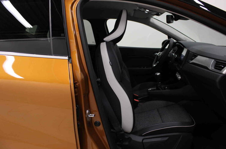 RENAULT Captur SUV Essence 