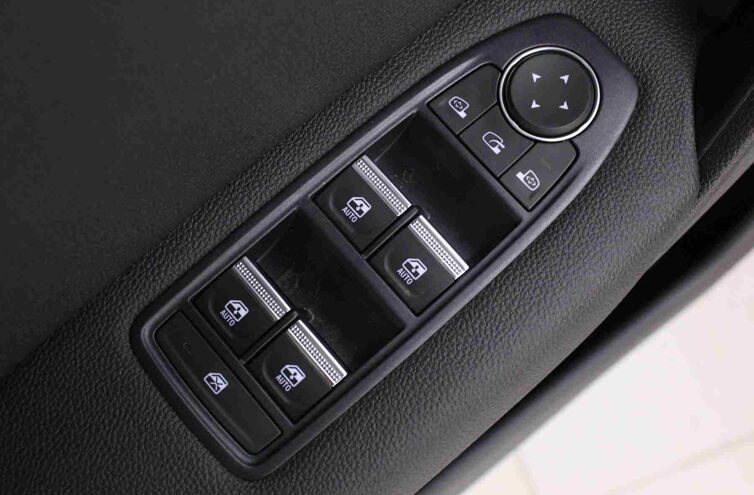 RENAULT Captur SUV Essence