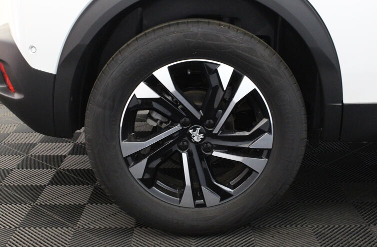 PEUGEOT 2008 SUV Essence