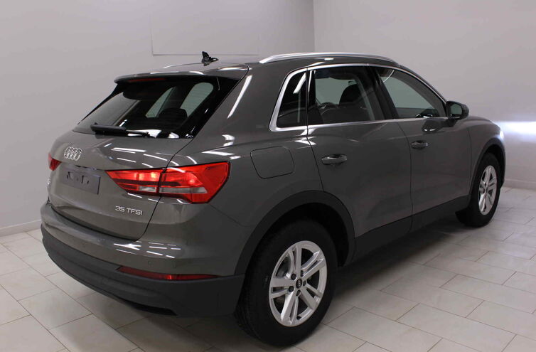 AUDI Q3 SUV Essence Hybride