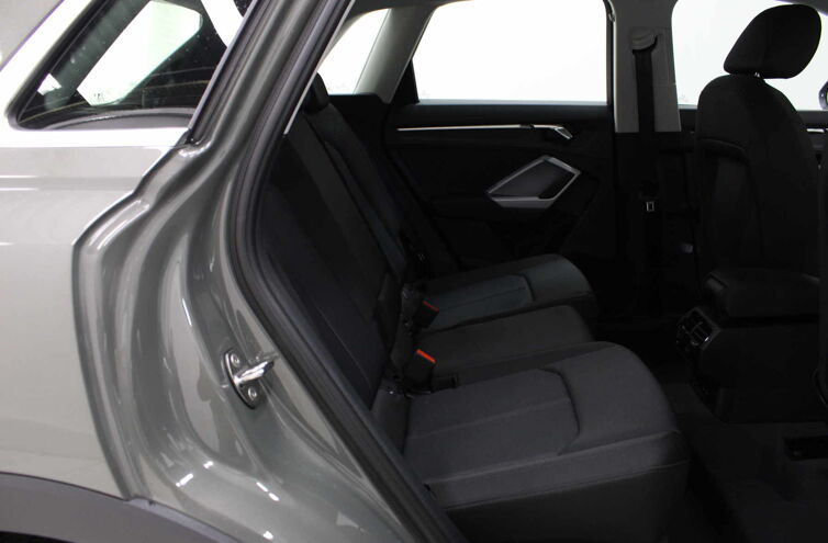 AUDI Q3 SUV Essence Hybride