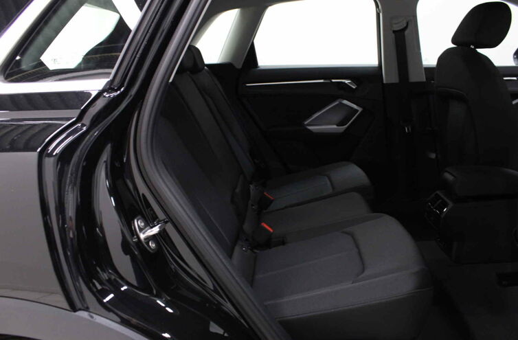 AUDI Q3 SUV Essence Hybride