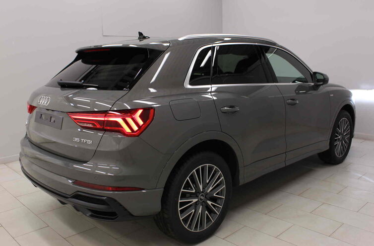 AUDI Q3 SUV Essence Hybride