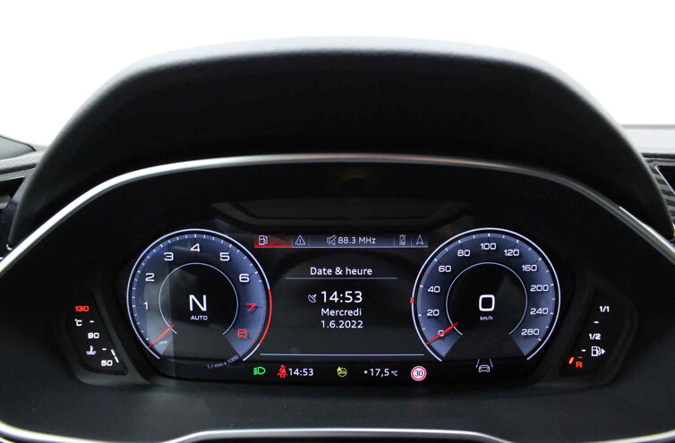 AUDI Q3 SUV Essence Hybride
