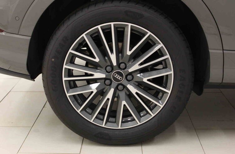 AUDI Q3 SUV Essence Hybride
