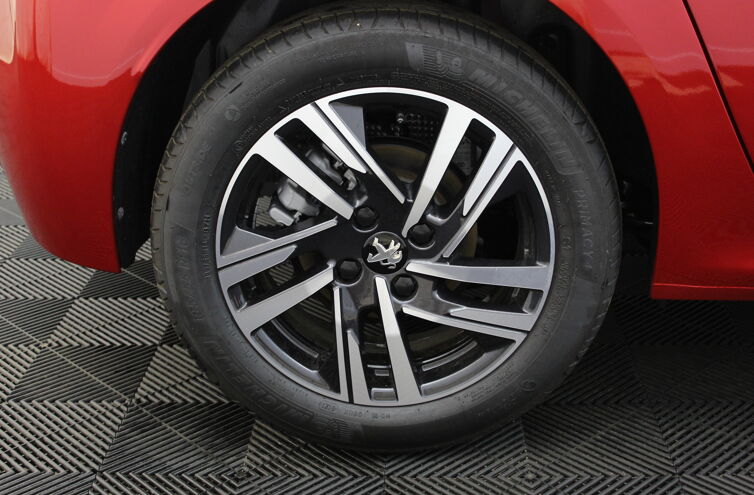PEUGEOT 208 Citadine Essence