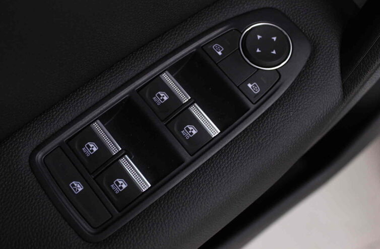 RENAULT Captur SUV Essence
