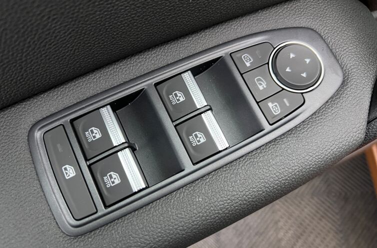 RENAULT Captur SUV Essence