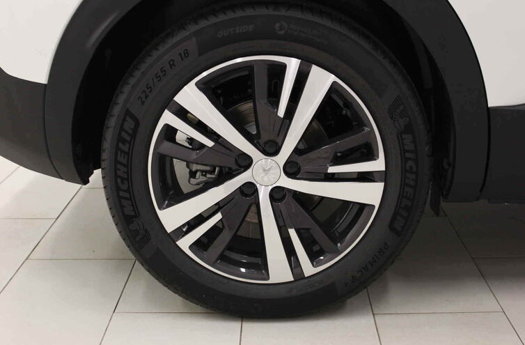 PEUGEOT 3008 SUV Hybride rechargeable Essence
