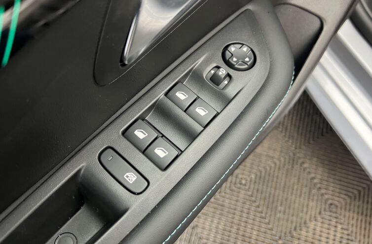 PEUGEOT 208 Citadine Essence