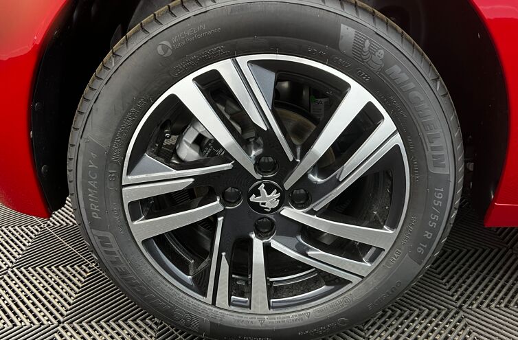 PEUGEOT 208 Citadine Essence