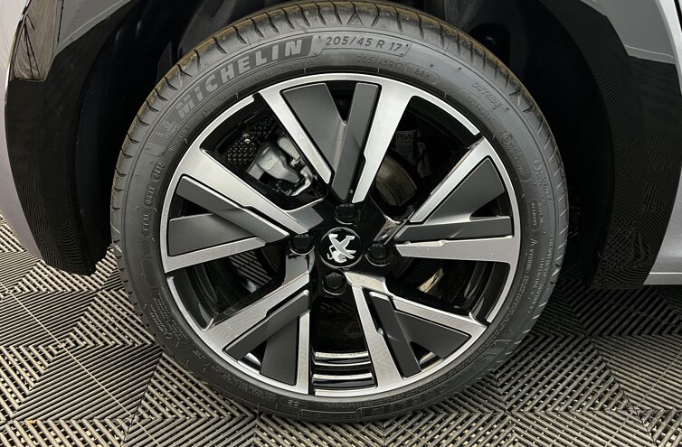 PEUGEOT 208 Citadine Essence