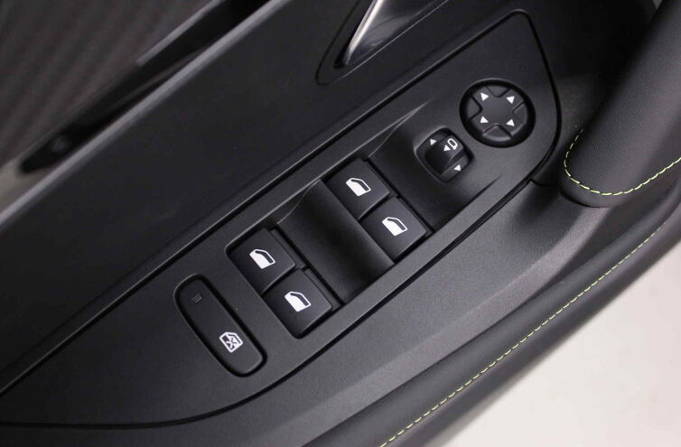 PEUGEOT 2008 SUV Diesel