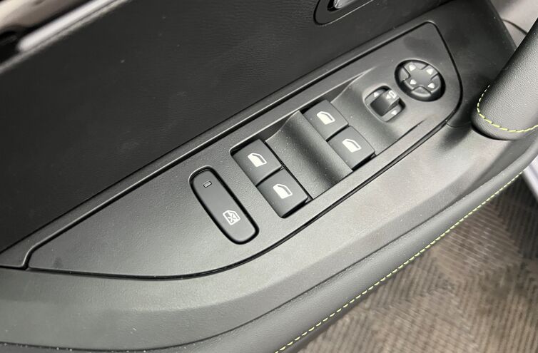 PEUGEOT 2008 SUV Diesel