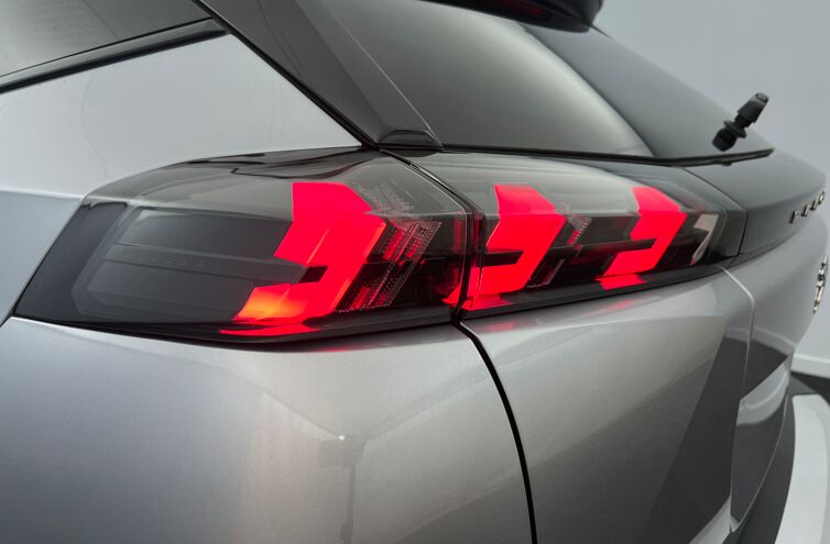 PEUGEOT 2008 SUV Diesel