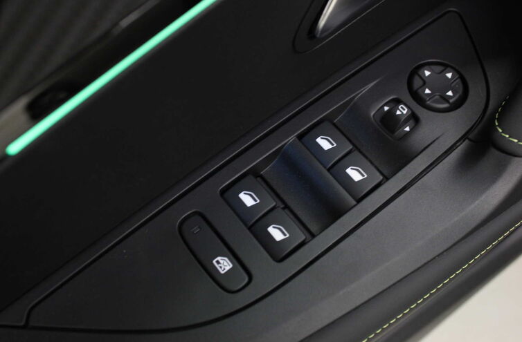 PEUGEOT 2008 SUV Essence