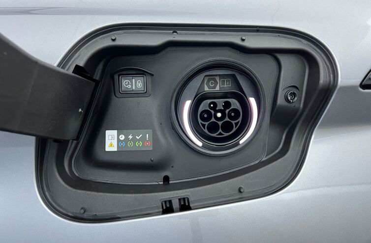 PEUGEOT 308 Berline Hybride rechargeable Essence