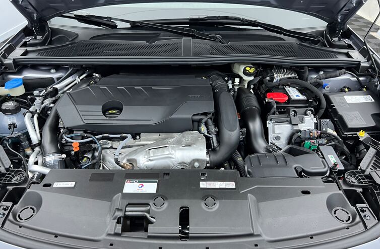 PEUGEOT 308 Berline Hybride rechargeable Essence