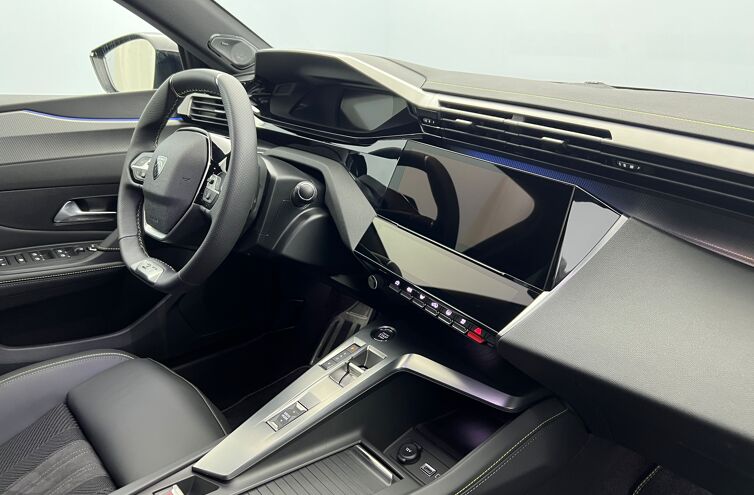 PEUGEOT 308 Berline Hybride rechargeable Essence