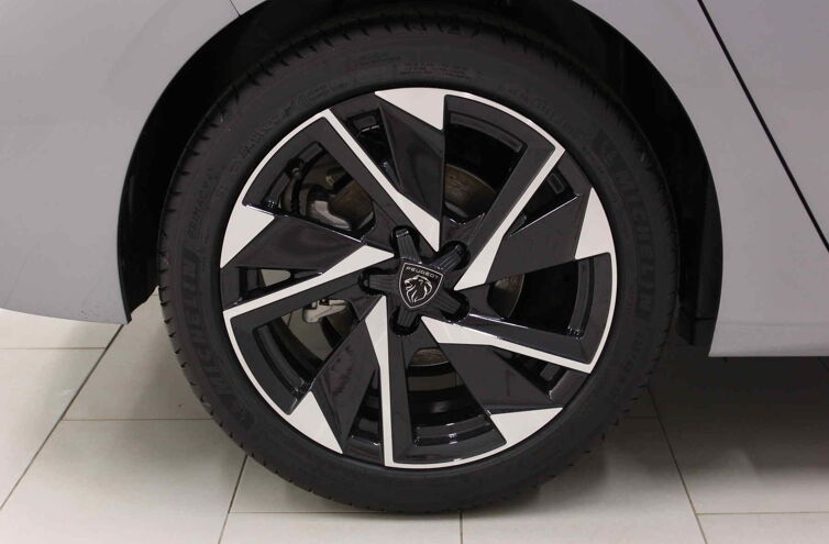 PEUGEOT 308 Nouvelle Berline Essence