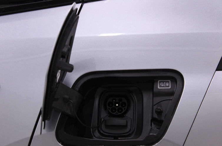 PEUGEOT 2008 SUV Electrique