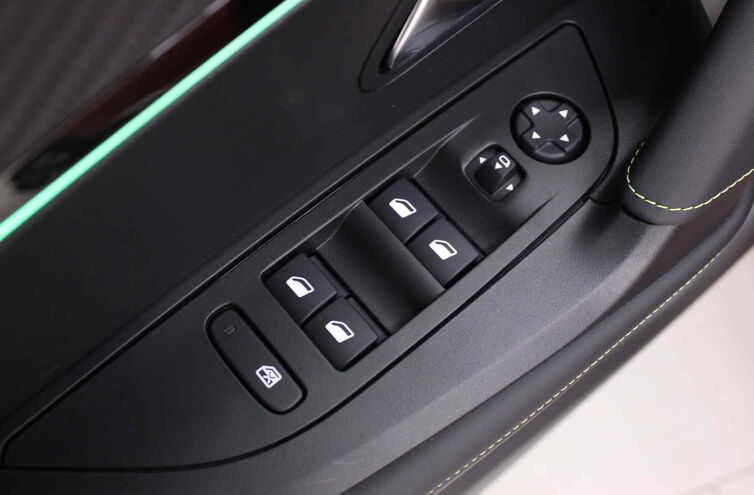 PEUGEOT 2008 SUV Essence
