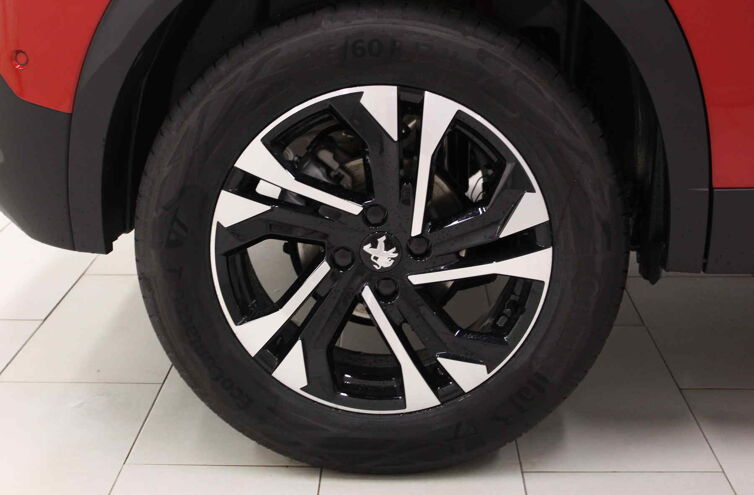 PEUGEOT 2008 SUV Essence