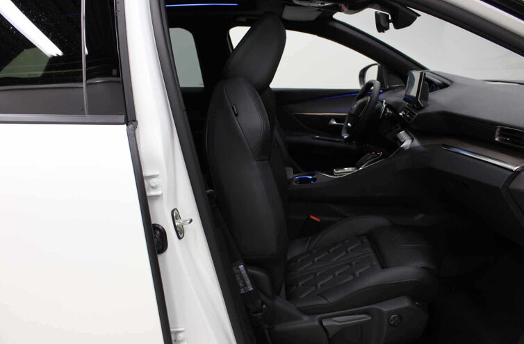 PEUGEOT 3008 SUV Hybride rechargeable Essence