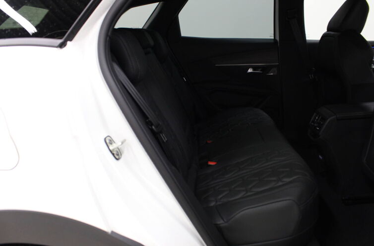 PEUGEOT 3008 SUV Hybride rechargeable Essence