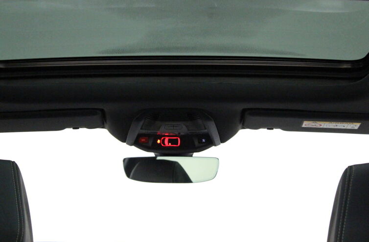 PEUGEOT 3008 SUV Hybride rechargeable Essence