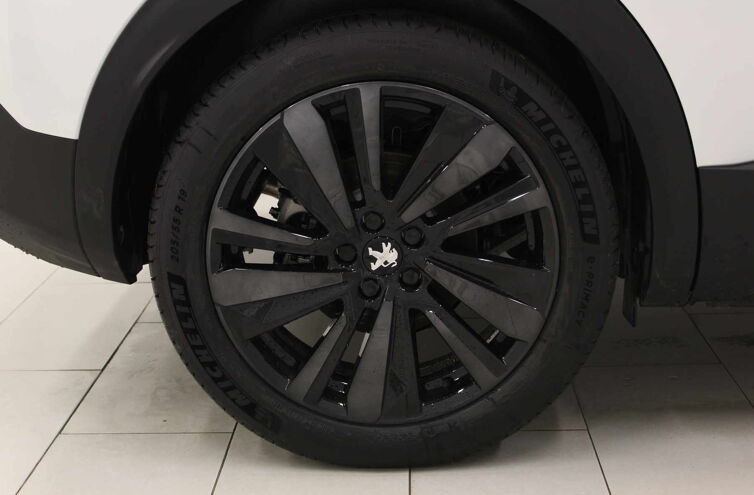 PEUGEOT 3008 SUV Hybride rechargeable Essence
