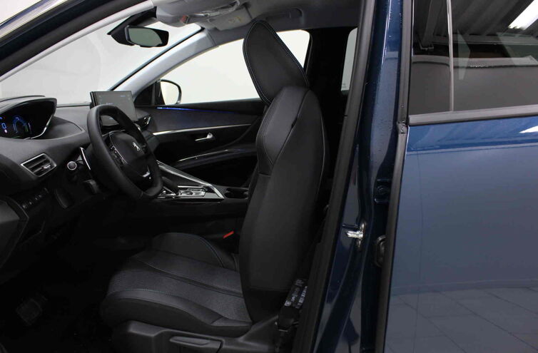 PEUGEOT 3008 SUV Hybride rechargeable Essence