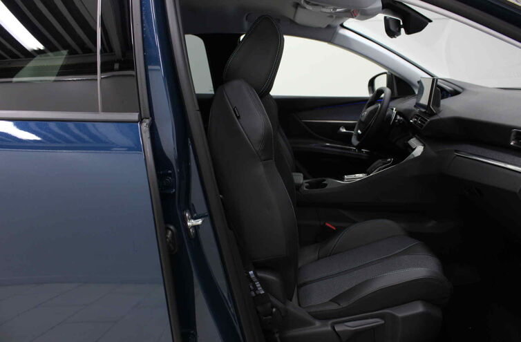 PEUGEOT 3008 SUV Hybride rechargeable Essence