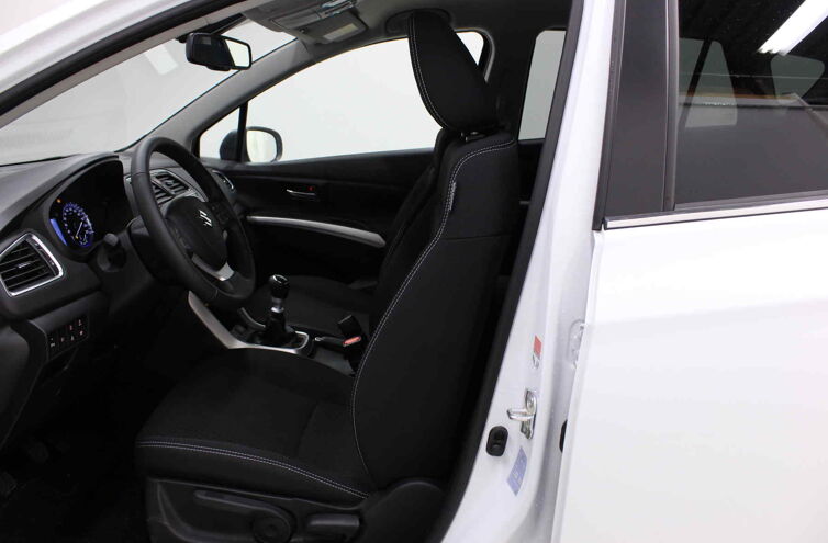 SUZUKI S-Cross SUV Hybride Essence