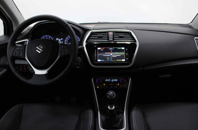 SUZUKI S-Cross SUV Hybride Essence