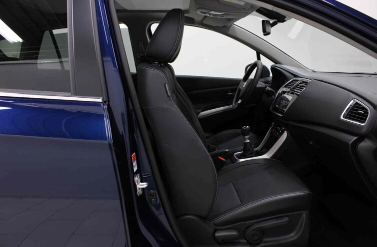 SUZUKI S-Cross SUV Hybride Essence
