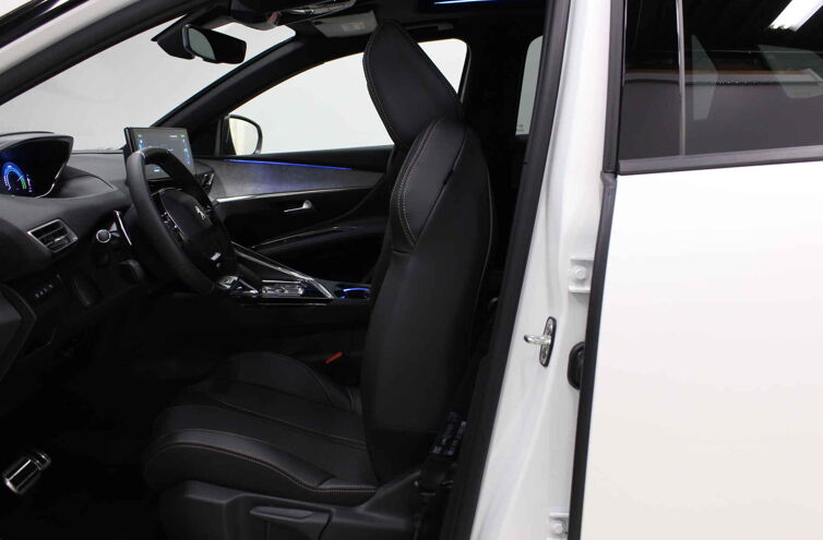 PEUGEOT 3008 SUV Hybride rechargeable Essence