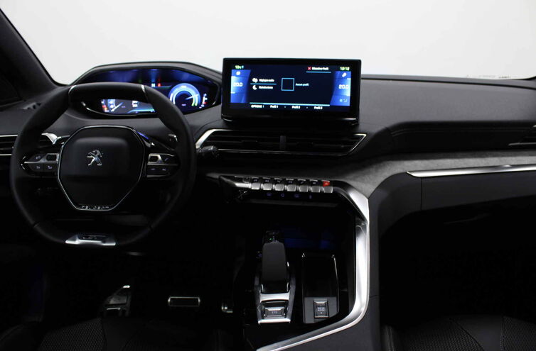 PEUGEOT 3008 SUV Hybride rechargeable Essence
