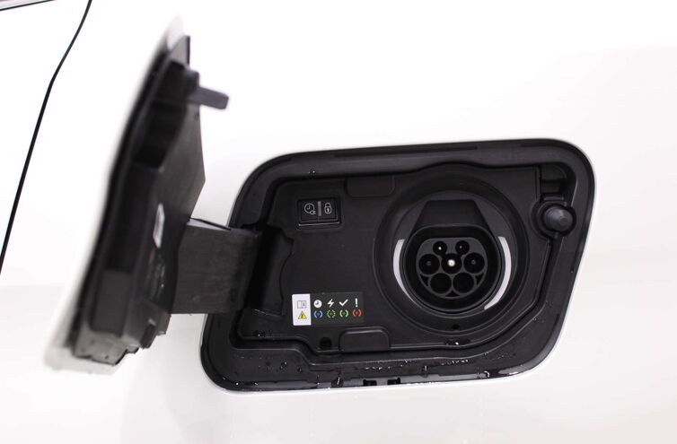 PEUGEOT 3008 SUV Hybride rechargeable Essence