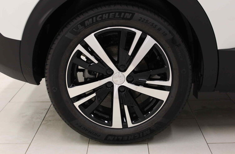 PEUGEOT 3008 SUV Hybride rechargeable Essence