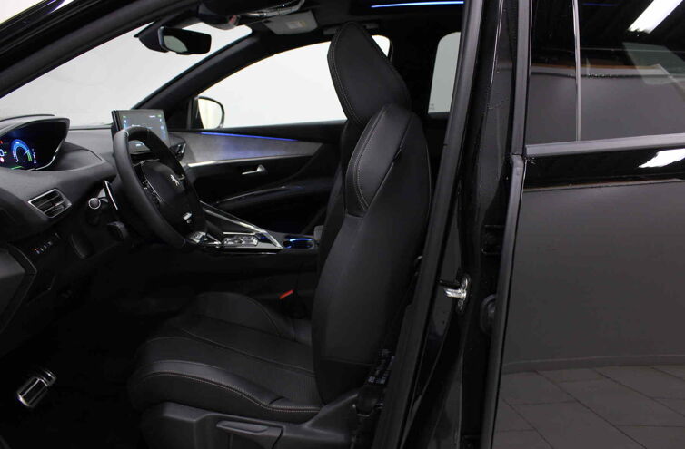 PEUGEOT 3008 SUV Hybride rechargeable Essence