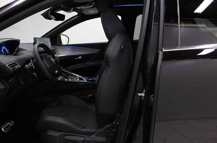 PEUGEOT 3008 SUV Hybride rechargeable Essence