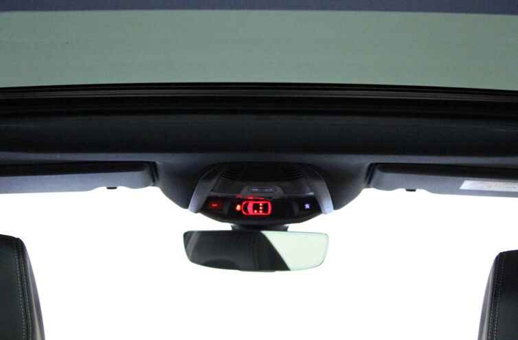 PEUGEOT 3008 SUV Hybride rechargeable Essence