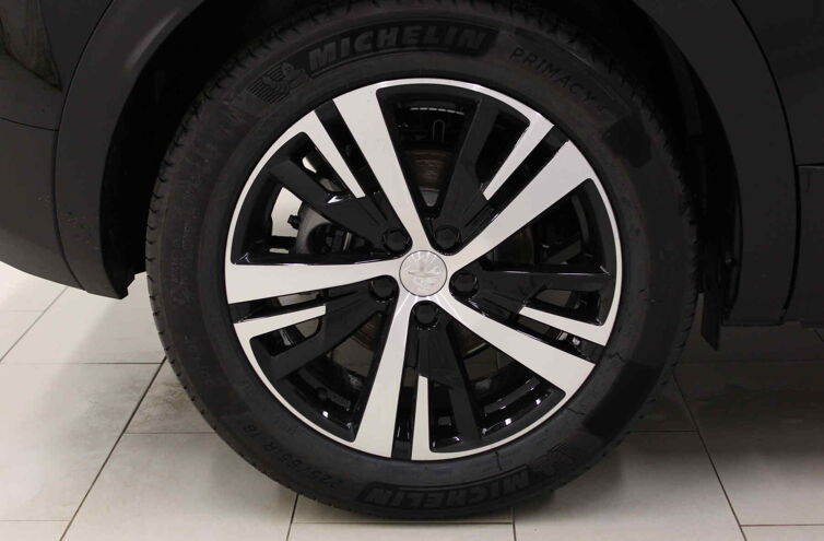 PEUGEOT 3008 SUV Hybride rechargeable Essence