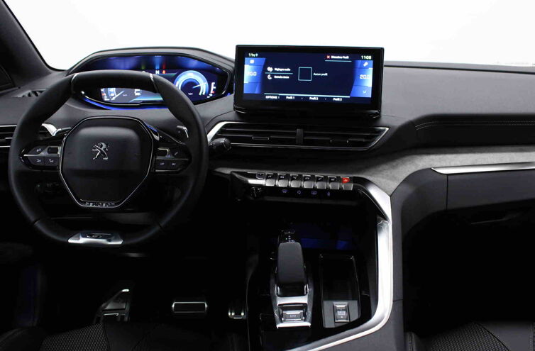 PEUGEOT 3008 SUV Hybride rechargeable Essence