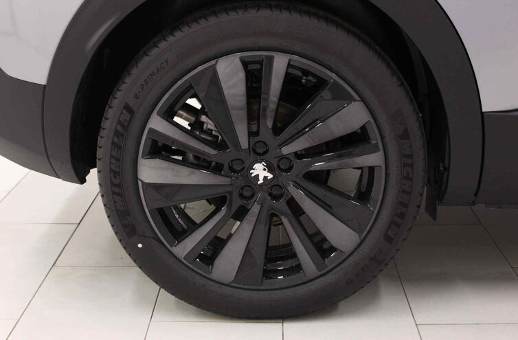 PEUGEOT 3008 SUV Hybride rechargeable Essence